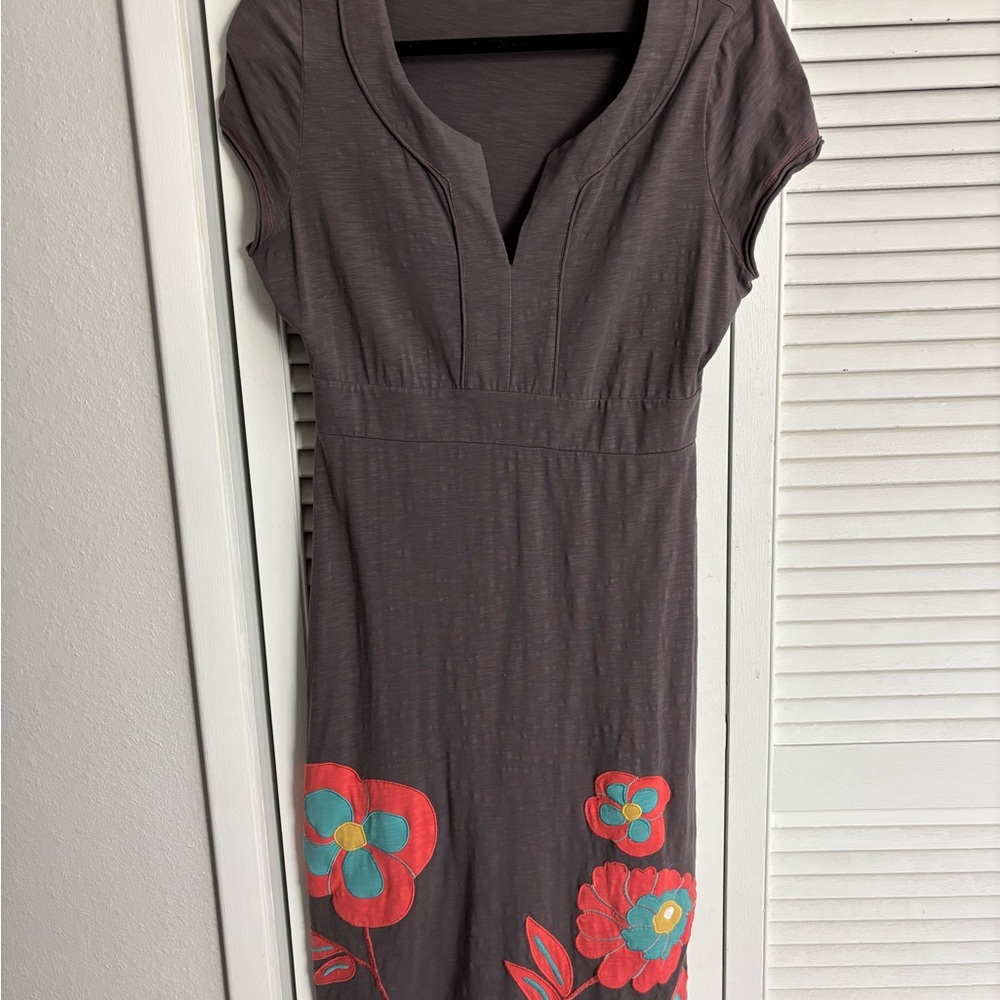 Boden cotton jersey Floral Embroidered Dress in Gray and Red/teal/yellow.